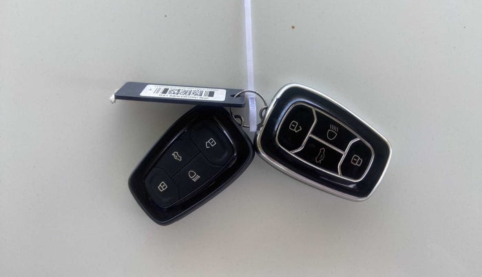 2020 Tata Harrier XT 2.0L KRYOTEC, Diesel, Manual, 34,077 km, Key Close Up