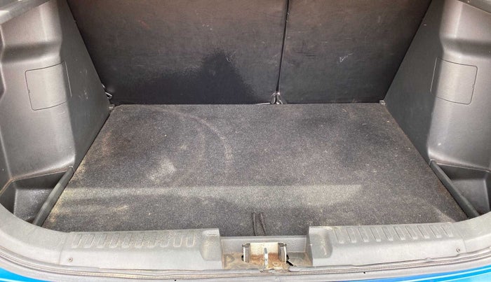 2016 Maruti Vitara Brezza ZDI, Diesel, Manual, 91,544 km, Boot Inside