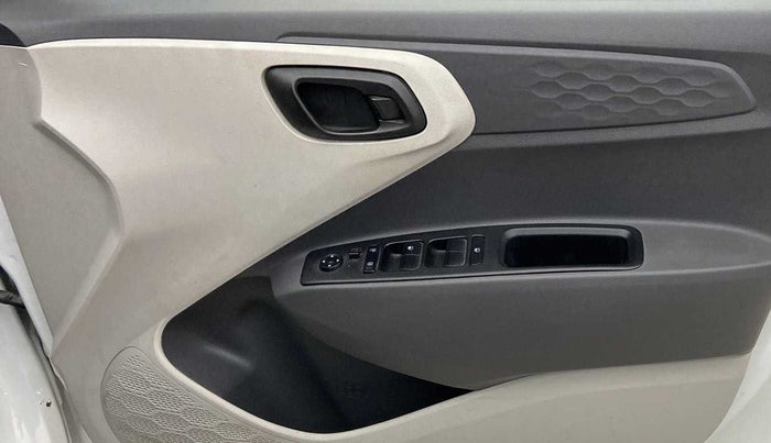 2020 Hyundai AURA S 1.2 CNG, CNG, Manual, 36,223 km, Driver Side Door Panels Control