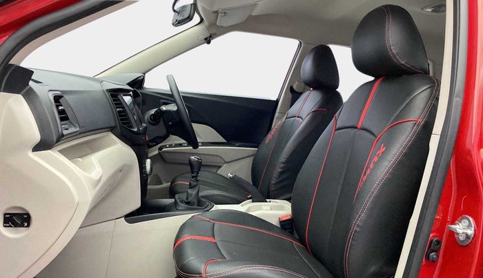 2022 Mahindra XUV300 W4 1.2 PETROL, Petrol, Manual, 5,411 km, Right Side Front Door Cabin