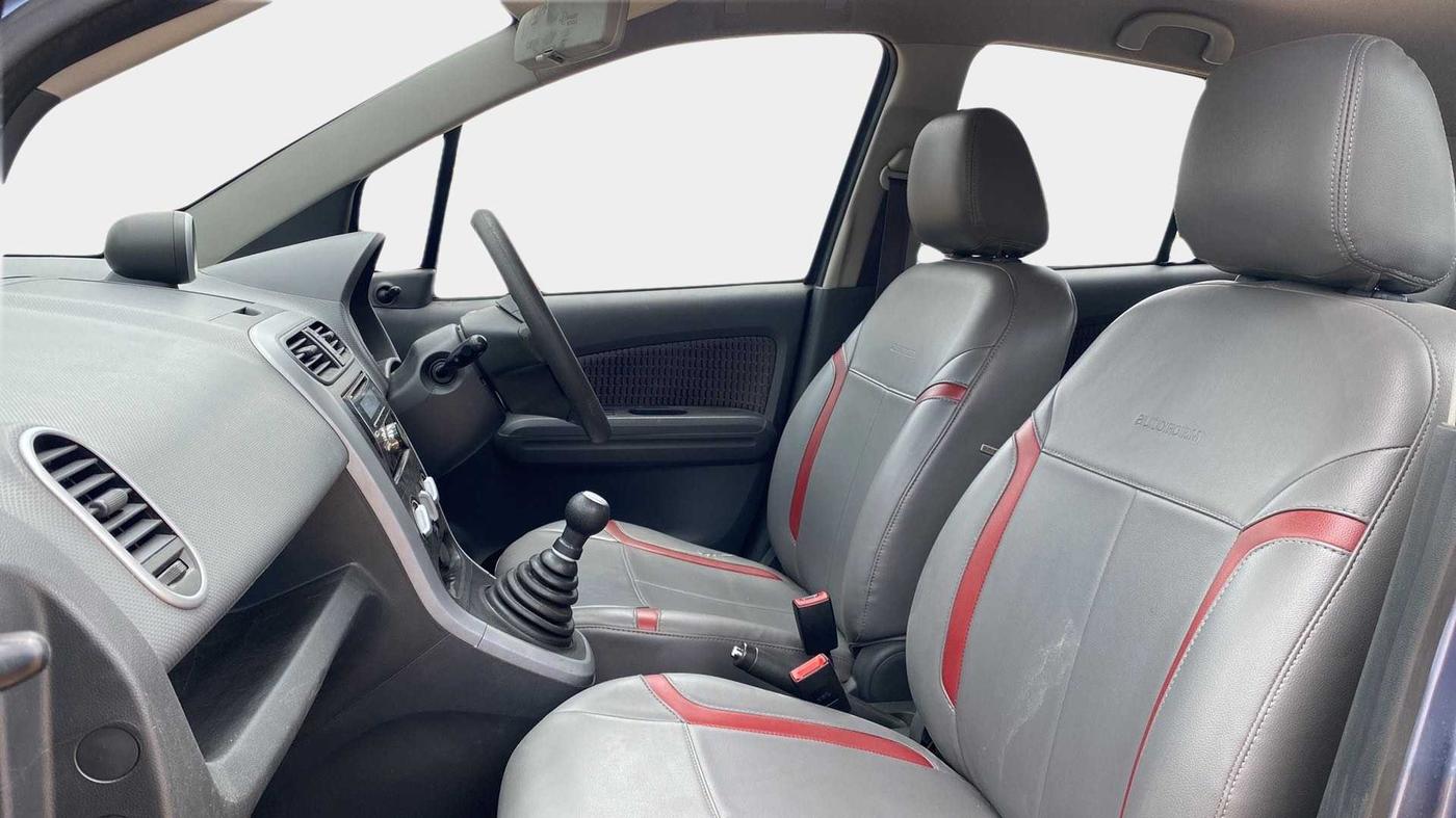 2013 Maruti Ritz VXI, Petrol, Manual, 75,497 km, Right Side Front Door Cabin