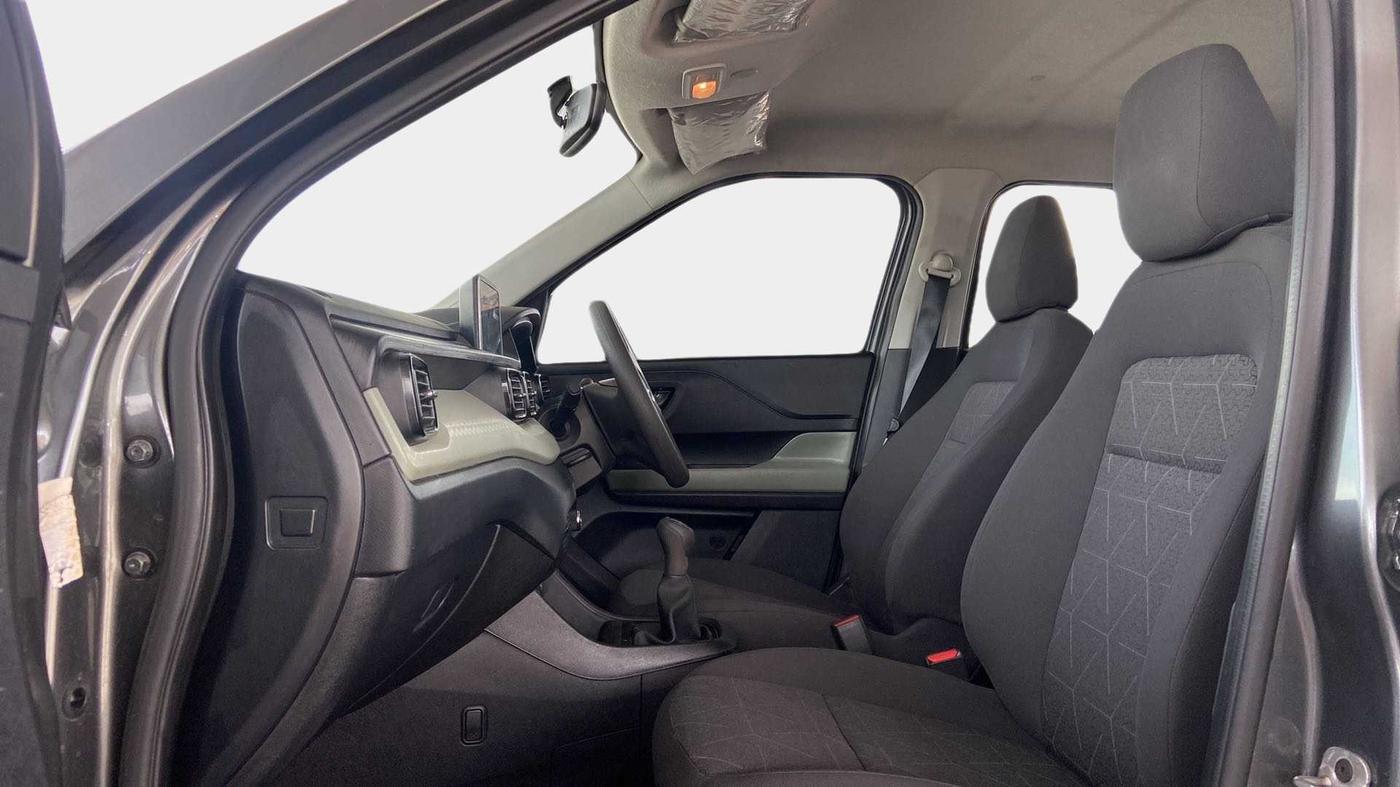 2022 Tata PUNCH ADVENTURE MT, Petrol, Manual, 15,093 km, Right Side Front Door Cabin