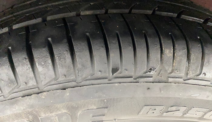 2012 Hyundai i10 SPORTZ 1.2, Petrol, Manual, 20,345 km, Right Rear Tyre Tread