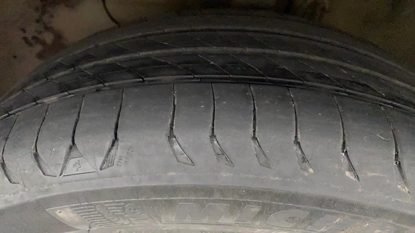 2018 Hyundai Elite i20 ASTA 1.2 (O), Petrol, Manual, 56,386 km, Left Front Tyre Tread