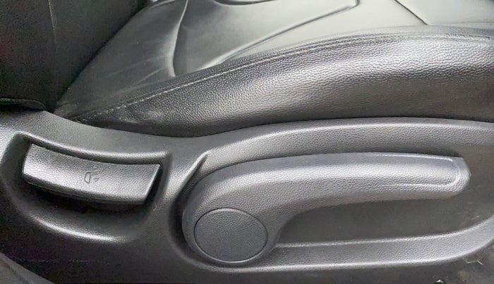 2019 Hyundai Elite i20 SPORTZ PLUS  1.2 CVT, Petrol, Automatic, 46,601 km, Driver Side Adjustment Panel