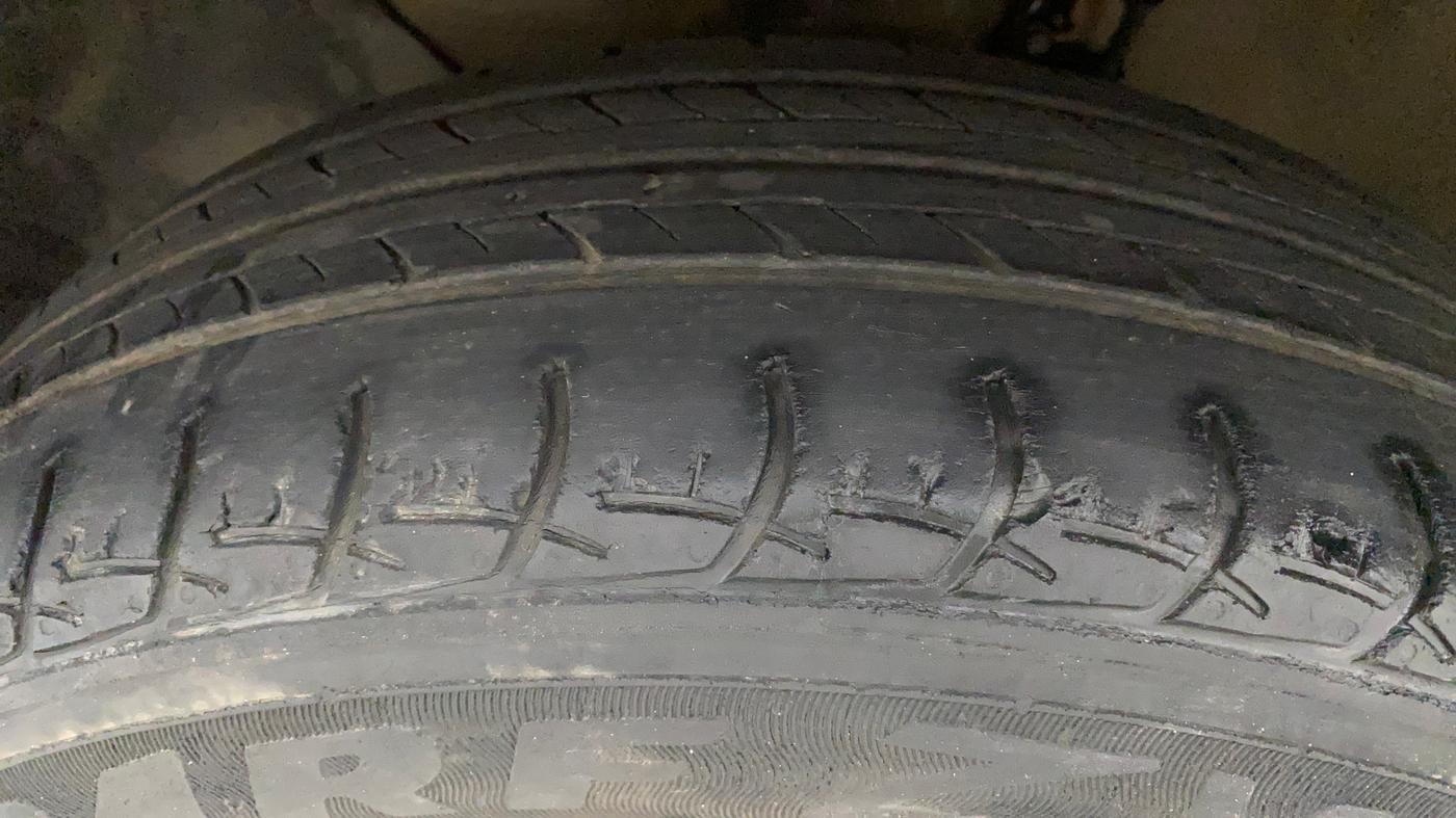 2019 Hyundai Elite i20 SPORTZ PLUS  1.2 CVT, Petrol, Automatic, 46,601 km, Left Front Tyre Tread