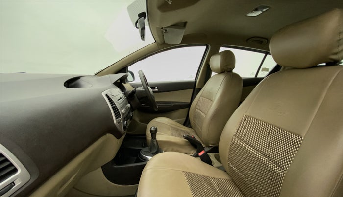 2010 Hyundai i20 MAGNA (O) 1.2, Petrol, Manual, 46,019 km, Right Side Front Door Cabin