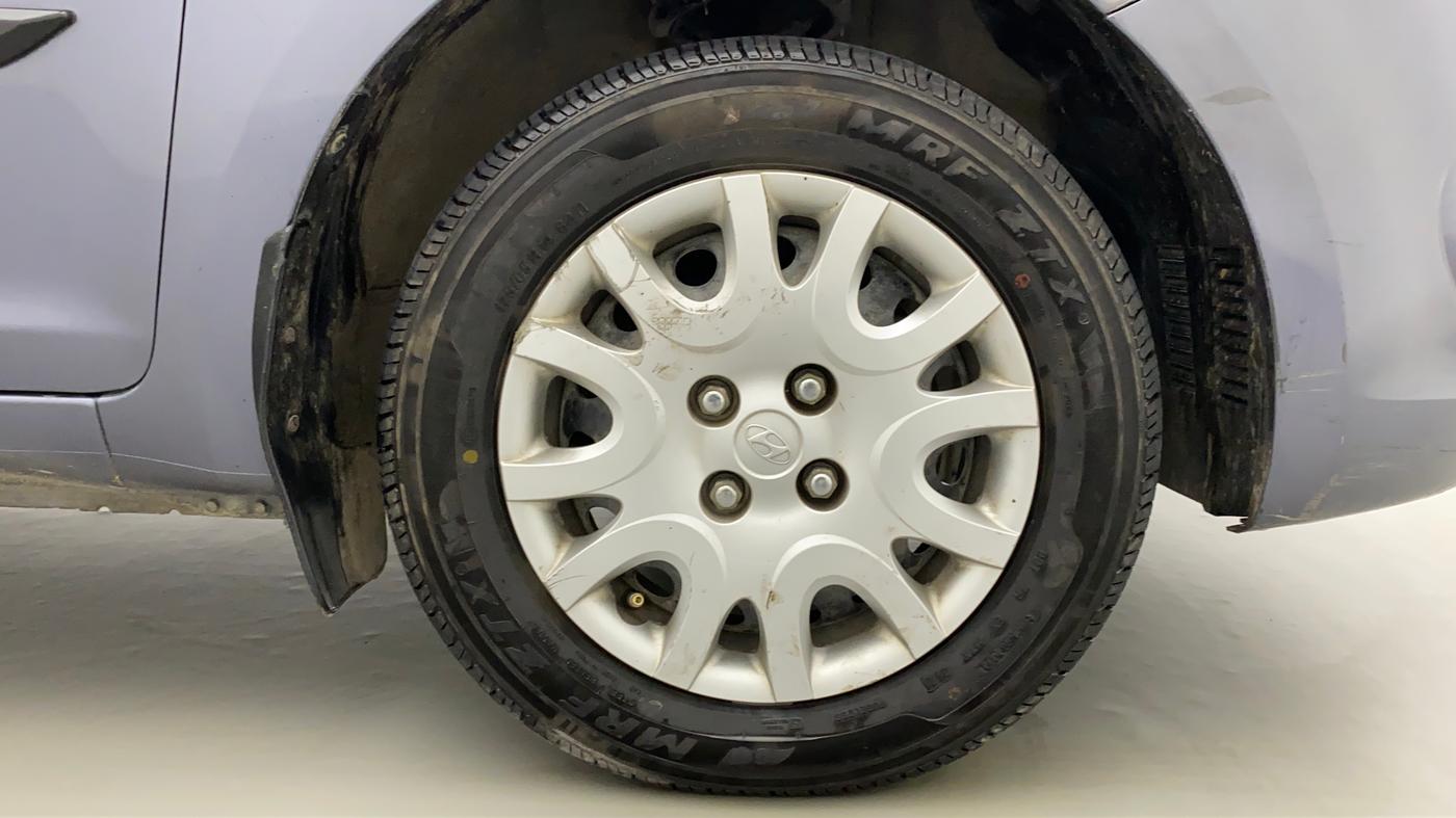 2010 Hyundai i20 MAGNA (O) 1.2, Petrol, Manual, 46,019 km, Right Front Wheel
