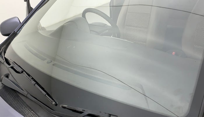 2010 Hyundai i20 MAGNA (O) 1.2, Petrol, Manual, 46,019 km, Front windshield - Minor spot on windshield