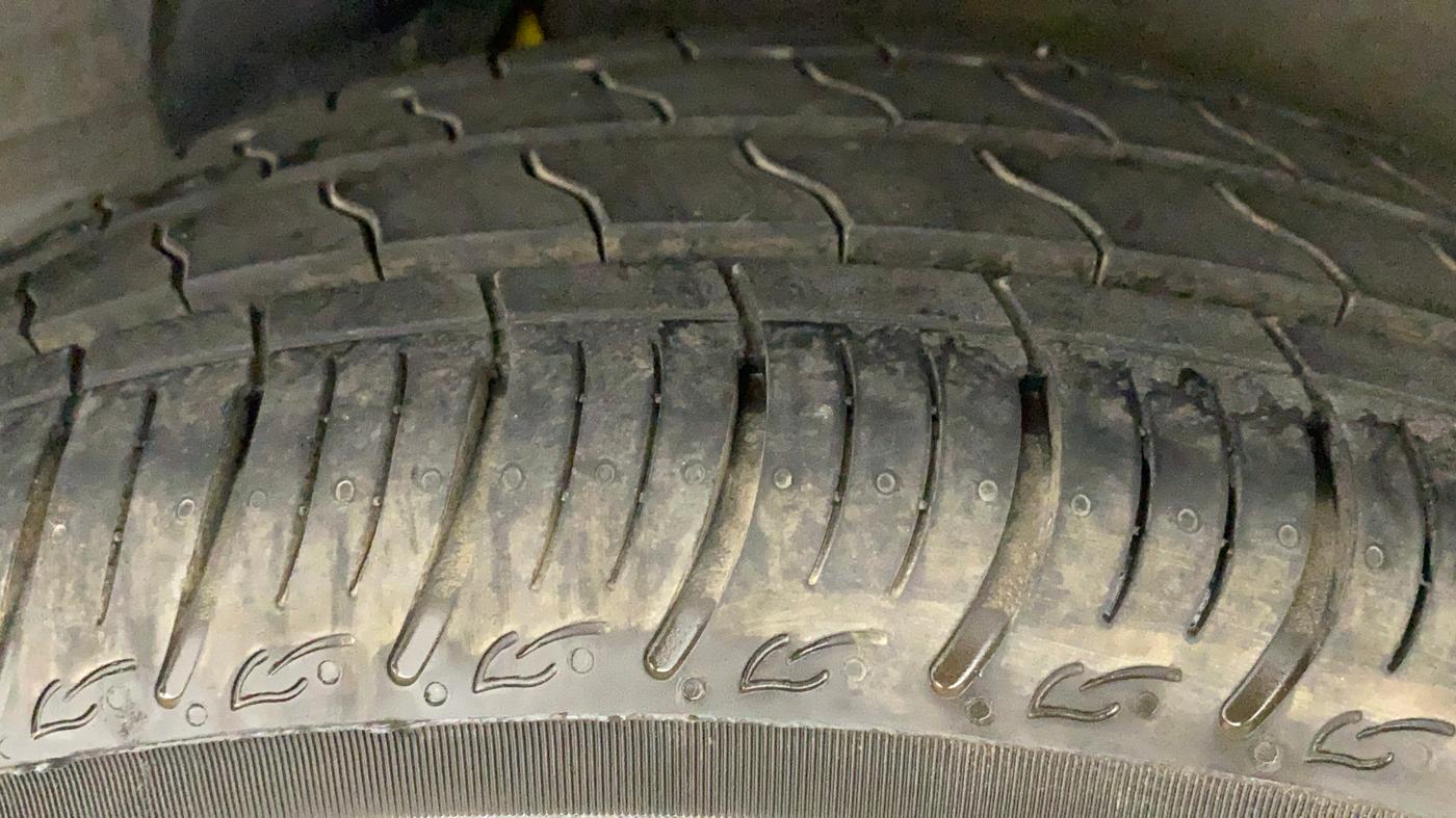 2010 Hyundai i20 MAGNA (O) 1.2, Petrol, Manual, 46,019 km, Left Rear Tyre Tread