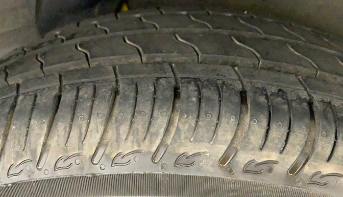 2010 Hyundai i20 MAGNA (O) 1.2, Petrol, Manual, 46,019 km, Left Rear Tyre Tread