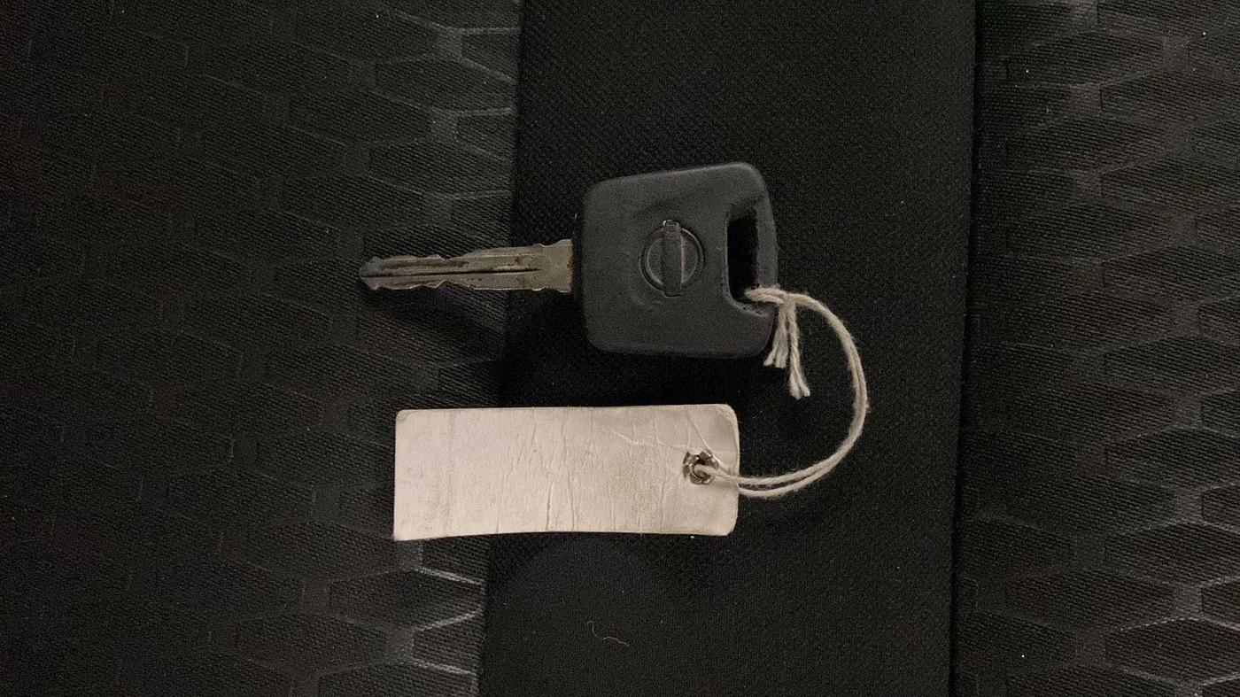 2021 Nissan MAGNITE XE, Petrol, Manual, 10,379 km, Key Close Up