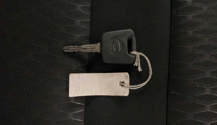 2021 Nissan MAGNITE XE, Petrol, Manual, 10,379 km, Key Close Up