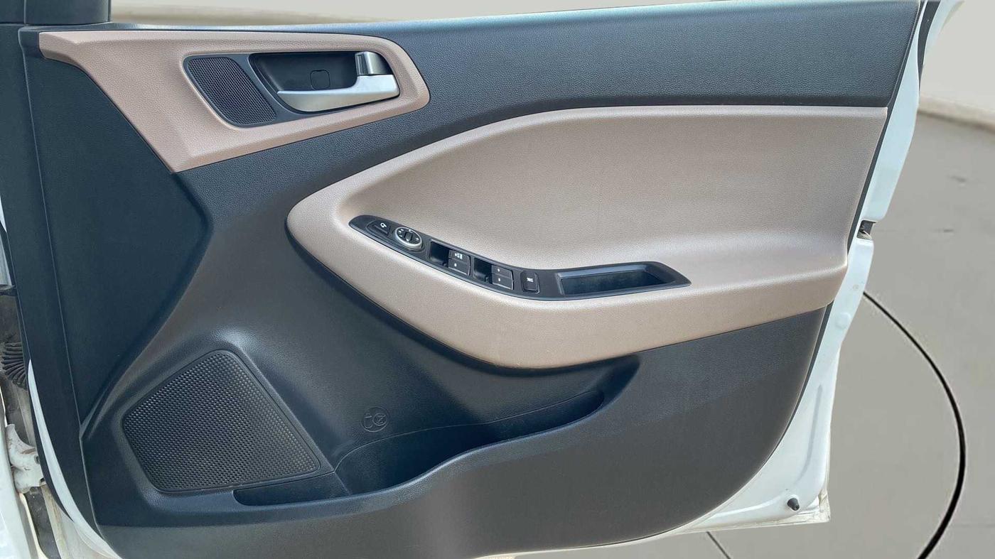 2019 Hyundai Elite i20 SPORTZ PLUS 1.2, Petrol, Manual, 44,852 km, Driver Side Door Panels Control