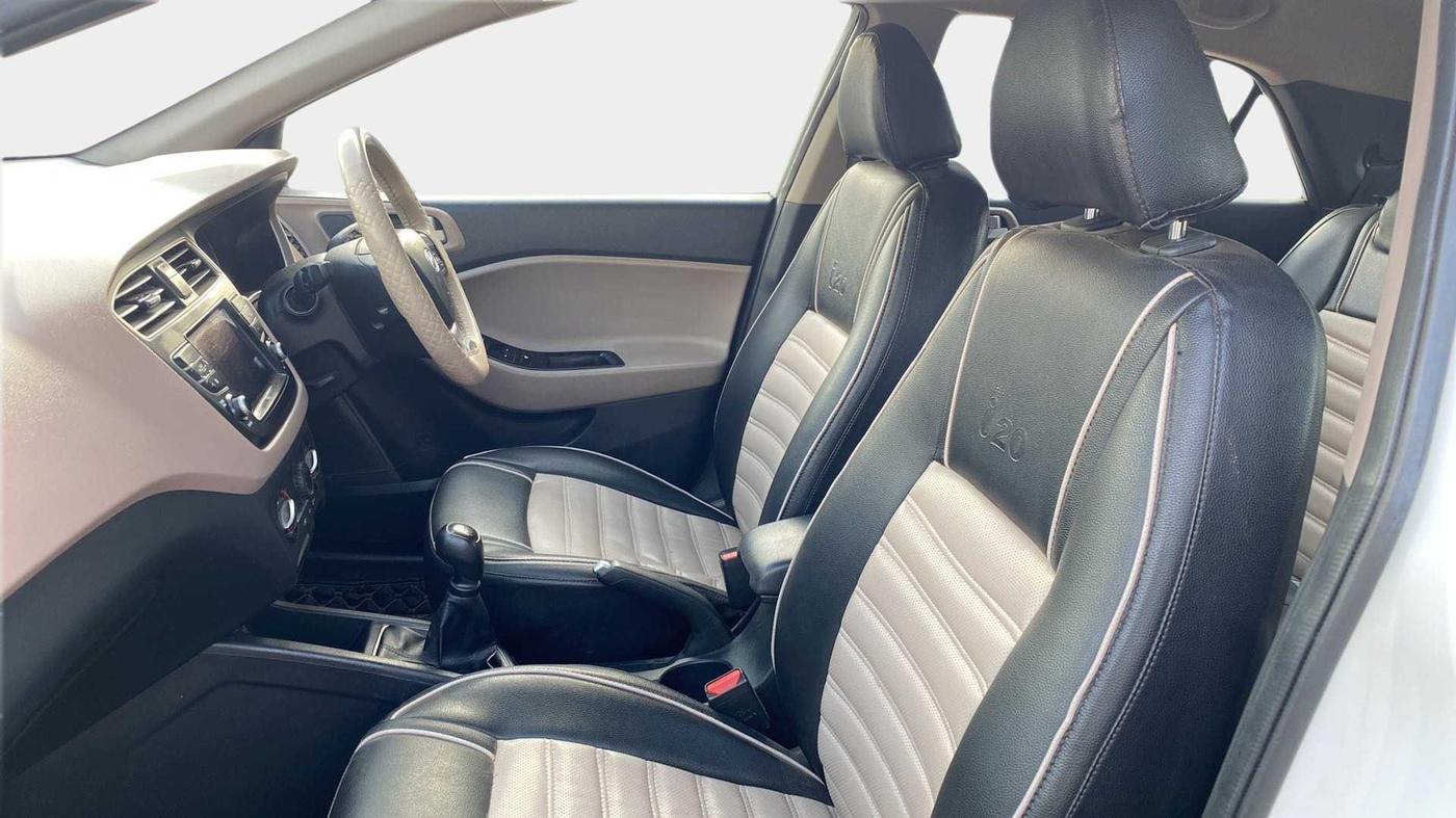 2019 Hyundai Elite i20 SPORTZ PLUS 1.2, Petrol, Manual, 44,852 km, Right Side Front Door Cabin
