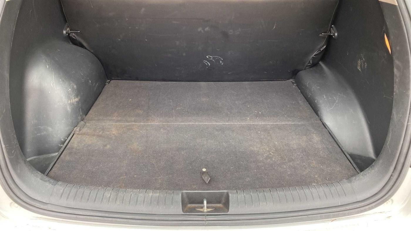 2016 Hyundai Creta E PLUS 1.6 PETROL, Petrol, Manual, 89,371 km, Boot Inside