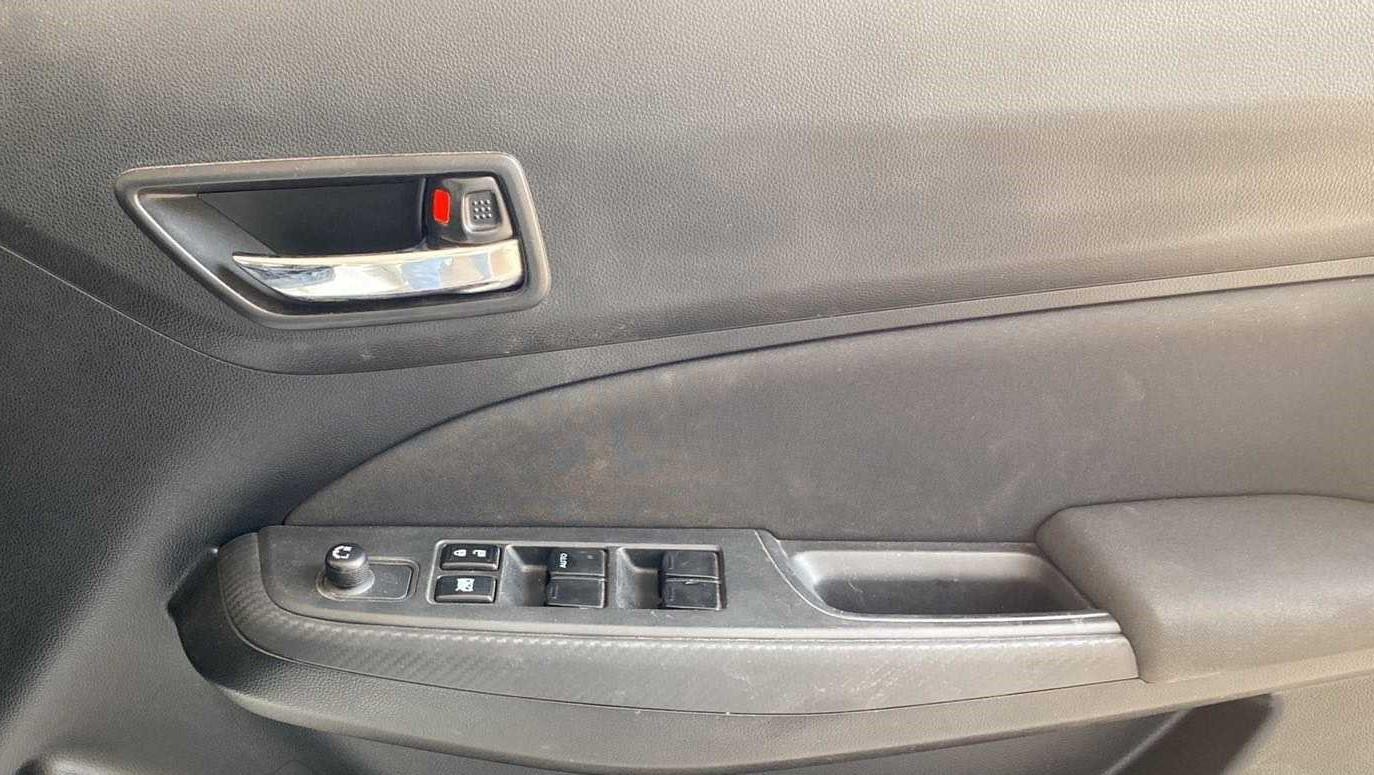 2022 Maruti Swift VXI, Petrol, Manual, 1,972 km, Driver Side Door Panels Control
