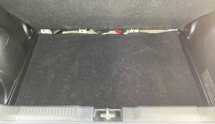 2022 Maruti Swift VXI, Petrol, Manual, 1,972 km, Boot Inside