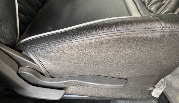 2022 Maruti Swift VXI, Petrol, Manual, 1,972 km, Driver Side Adjustment Panel