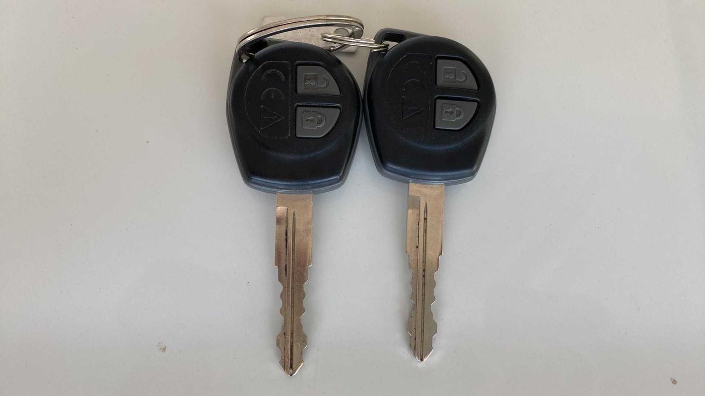 2022 Maruti Swift VXI, Petrol, Manual, 1,972 km, Key Close Up