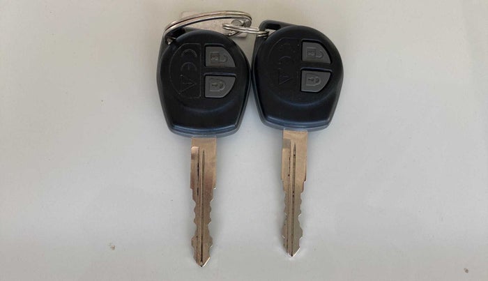 2022 Maruti Swift VXI, Petrol, Manual, 1,972 km, Key Close Up