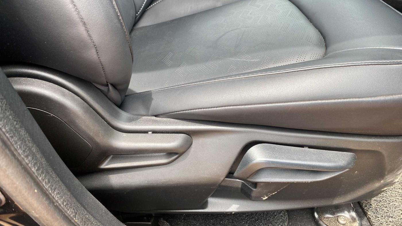 2022 Tata NEXON XZ PLUS (O) PETROL DARK EDITION, Petrol, Manual, 15,364 km, Driver Side Adjustment Panel