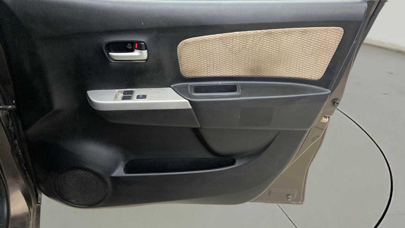 2018 Maruti Wagon R 1.0 LXI CNG, CNG, Manual, 56,486 km, Driver Side Door Panels Control