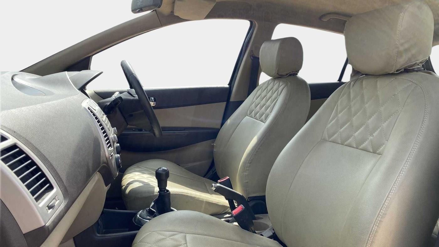 2011 Hyundai i20 MAGNA 1.2, Petrol, Manual, 89,388 km, Right Side Front Door Cabin