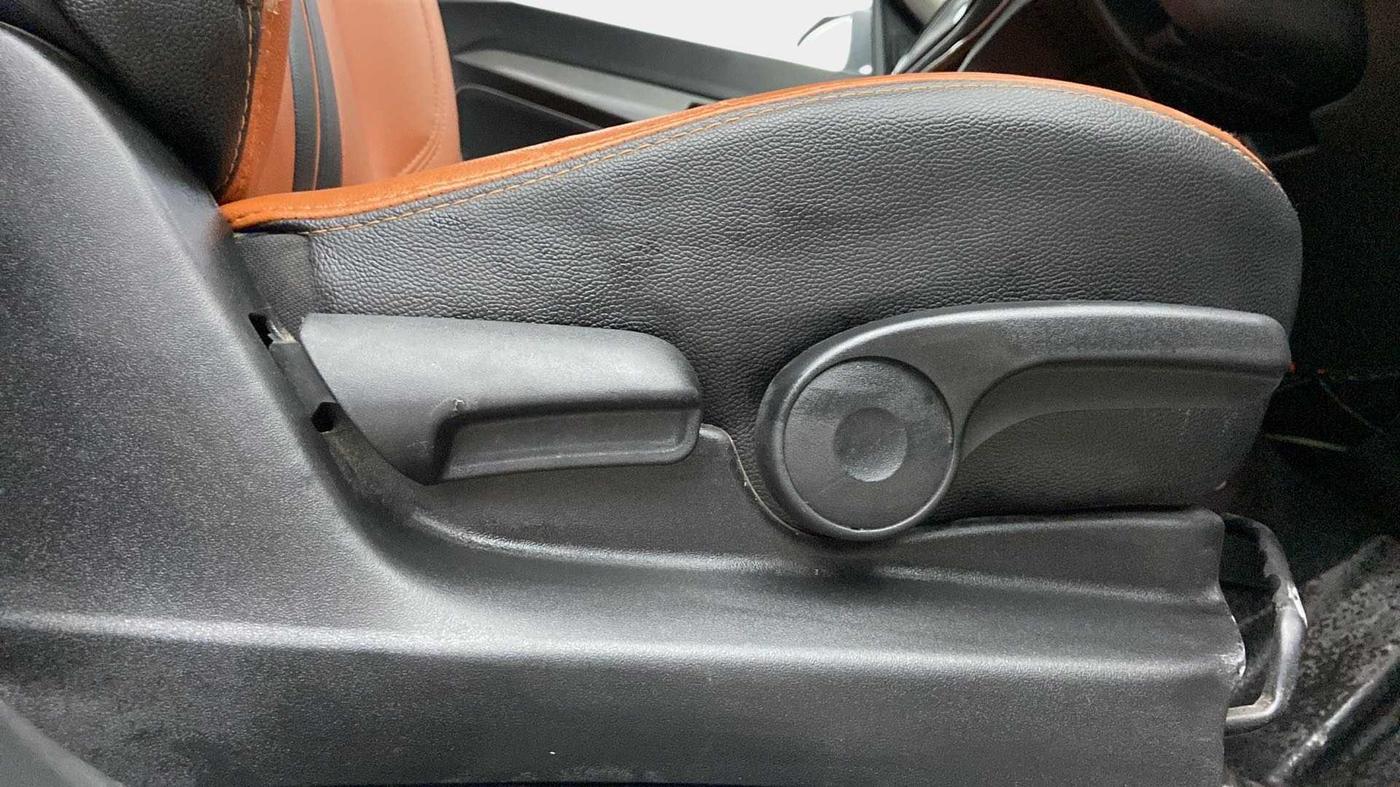 2019 Maruti Vitara Brezza ZDI AMT, Diesel, Automatic, 28,098 km, Driver Side Adjustment Panel