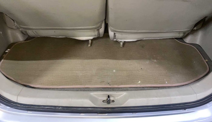2012 Toyota Innova 2.5 GX 8 STR, Diesel, Manual, 88,816 km, Boot Inside
