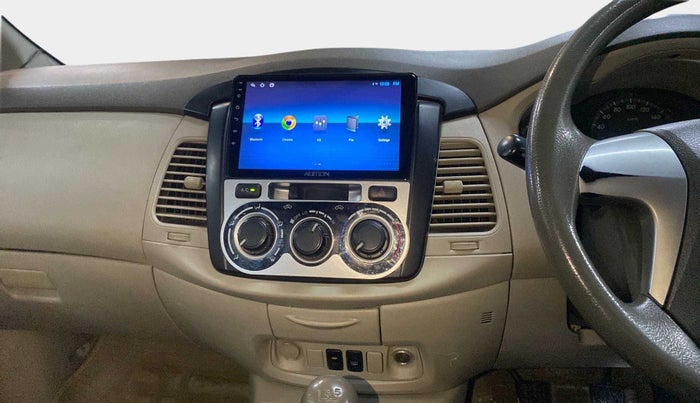2012 Toyota Innova 2.5 GX 8 STR, Diesel, Manual, 88,816 km, Air Conditioner