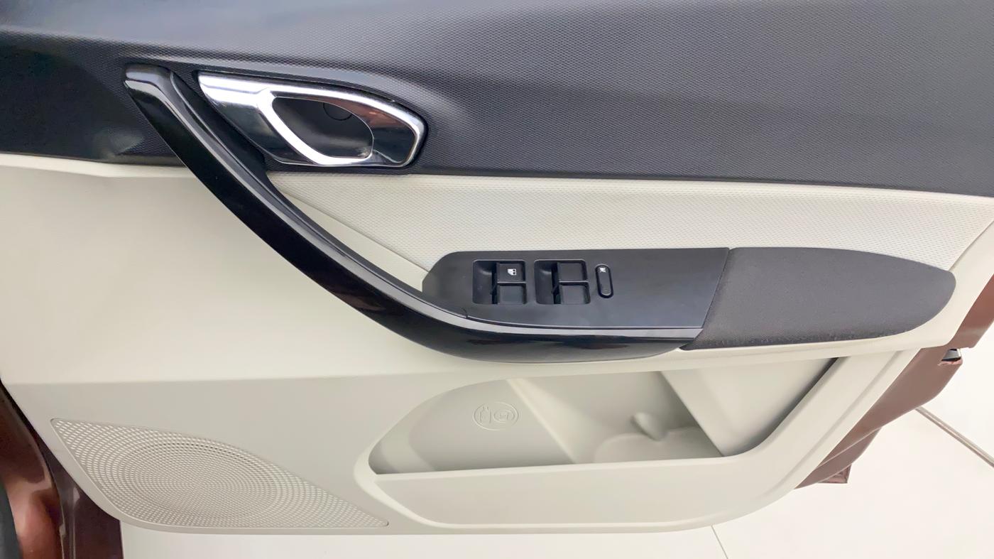 2022 Tata TIGOR XZ PLUS CNG, CNG, Manual, 9,872 km, Driver Side Door Panels Control