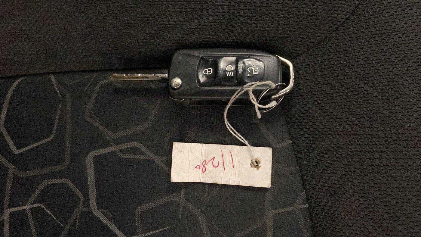 2017 Tata Tiago XTA PETROL, Petrol, Automatic, 1,02,235 km, Key Close Up