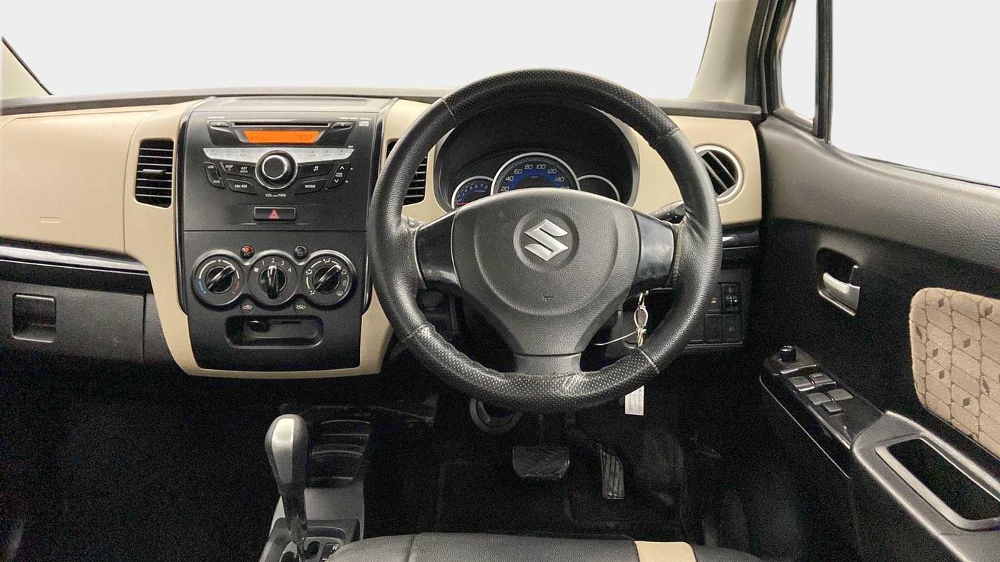 2018 Maruti Wagon R 1.0 VXI AMT, Petrol, Automatic, 27,391 km, Steering Wheel Close Up