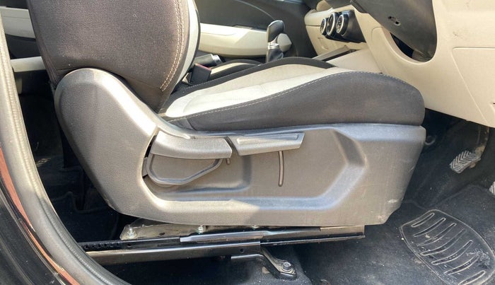 2022 Hyundai VENUE SX 1.2 PETROL, Petrol, Manual, 14,379 km, Driver Side Adjustment Panel