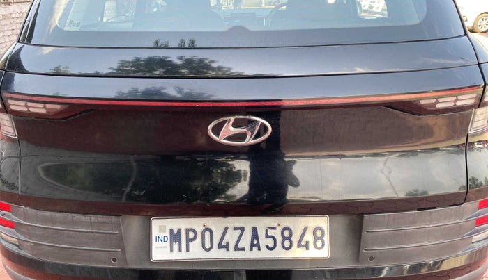 2022 Hyundai VENUE SX 1.2 PETROL, Petrol, Manual, 14,379 km, Dicky (Boot door) - Minor scratches