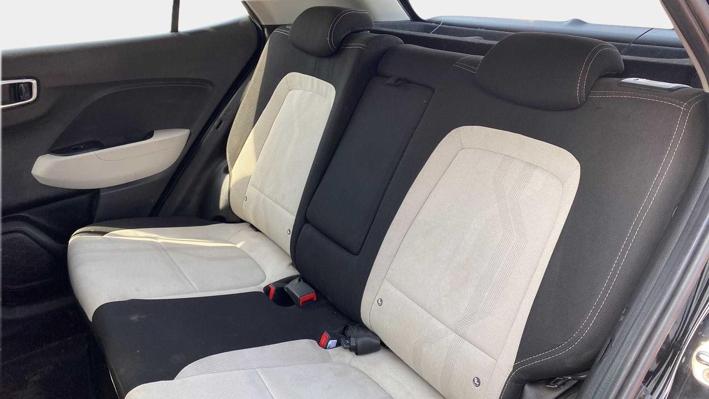 2022 Hyundai VENUE SX 1.2 PETROL, Petrol, Manual, 14,379 km, Right Side Rear Door Cabin