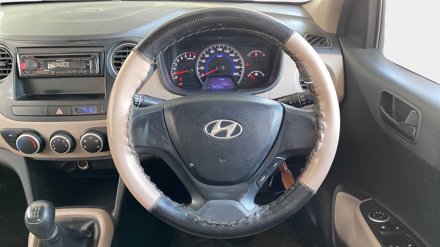 2015 Hyundai Grand i10 MAGNA 1.2 KAPPA VTVT, Petrol, Manual, 39,068 km, Steering Wheel Close Up