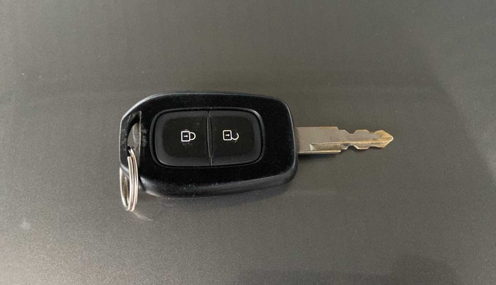 2018 Renault Kwid RXT 1.0 (O), Petrol, Manual, 23,746 km, Key Close Up