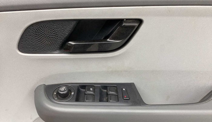 2020 Tata ALTROZ XT PETROL, Petrol, Manual, 40,822 km, Driver Side Door Panels Control