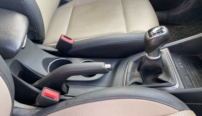 2019 Hyundai Verna 1.6 SX (O) CRDI MT, Diesel, Manual, 54,165 km, Gear Lever