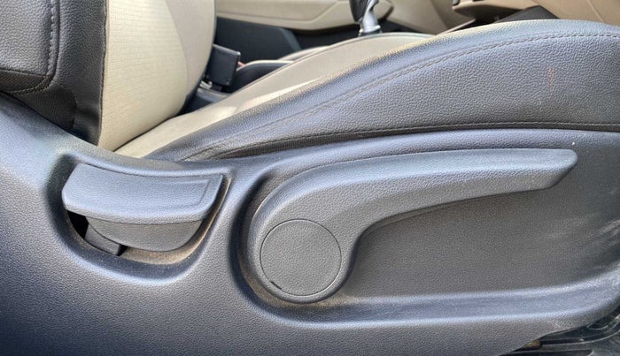 2019 Hyundai Verna 1.6 SX (O) CRDI MT, Diesel, Manual, 54,165 km, Driver Side Adjustment Panel