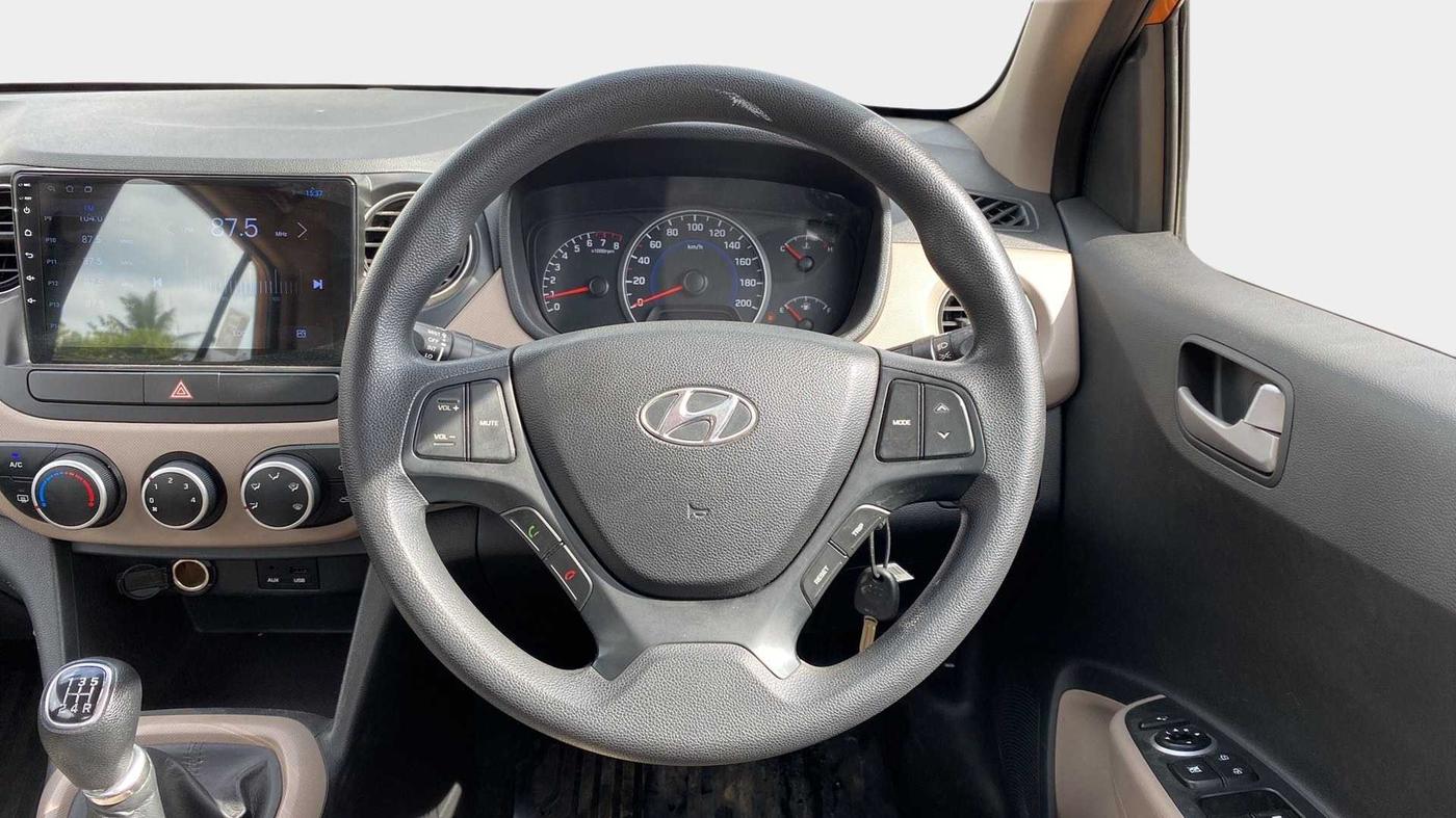 2015 Hyundai Grand i10 SPORTZ 1.2 KAPPA VTVT, Petrol, Manual, 24,680 km, Steering Wheel Close Up