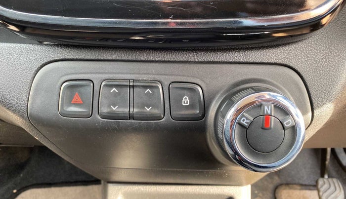 2018 Renault Kwid RXT 1.0 AMT, Petrol, Automatic, 29,224 km, Gear Lever