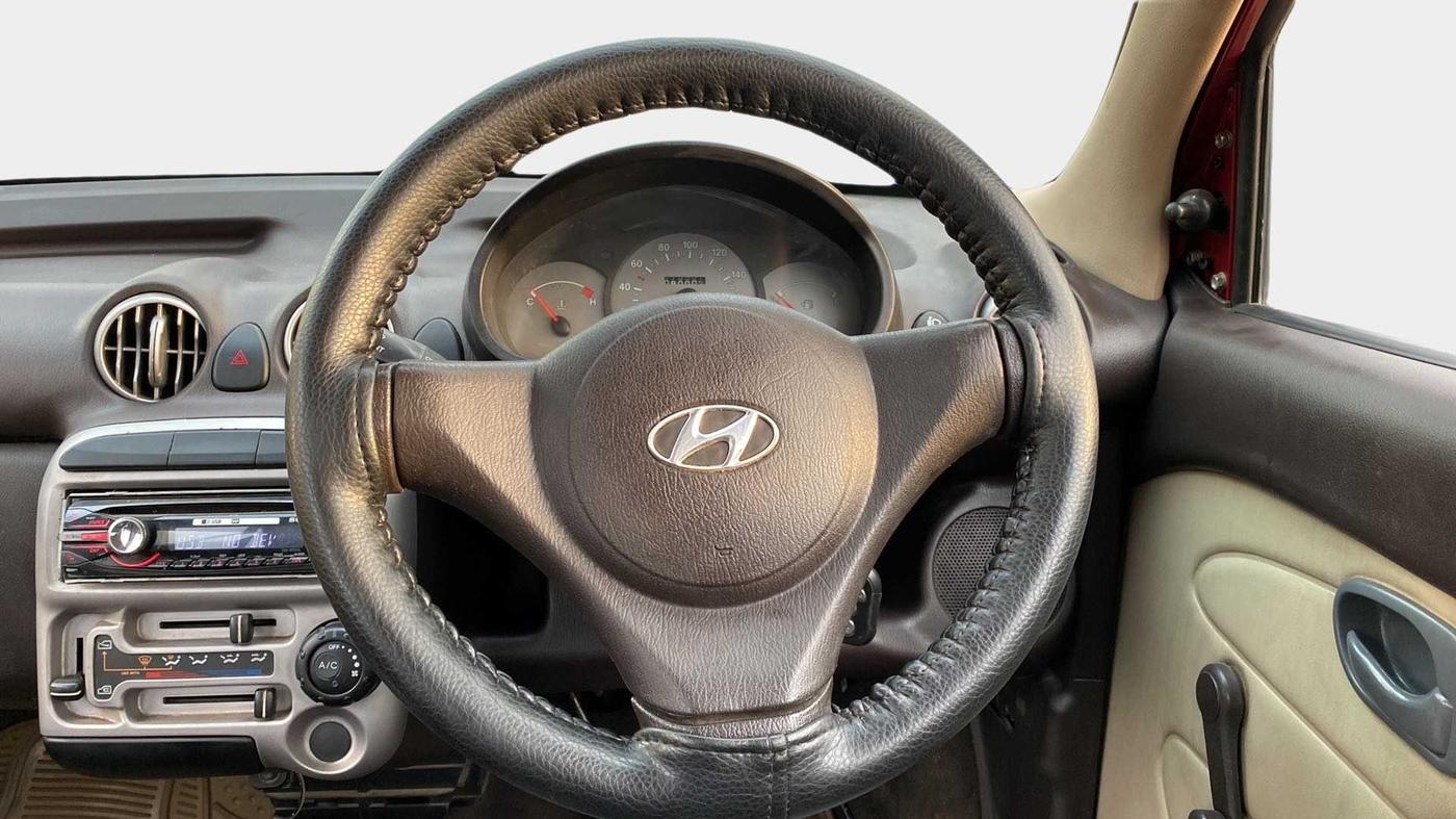 2010 Hyundai Santro Xing GL, Petrol, Manual, 79,984 km, Steering Wheel Close Up