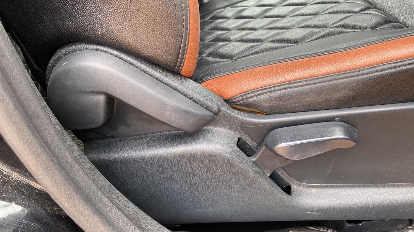 2019 Ford Ecosport TREND + 1.5L PETROL, Petrol, Manual, 34,371 km, Driver Side Adjustment Panel