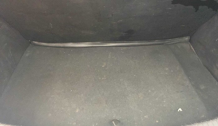 2013 Hyundai Grand i10 ASTA 1.1 CRDI (O), Diesel, Manual, 88,257 km, Boot Inside