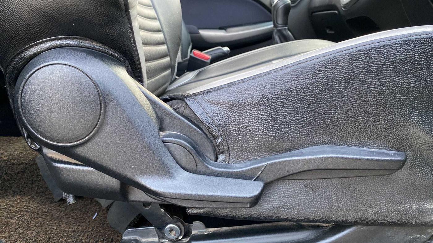 2020 Maruti Baleno ZETA PETROL 1.2, Petrol, Manual, 28,230 km, Driver Side Adjustment Panel