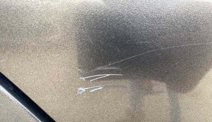 2020 Maruti Baleno ZETA PETROL 1.2, Petrol, Manual, 28,230 km, Right rear door - Minor scratches