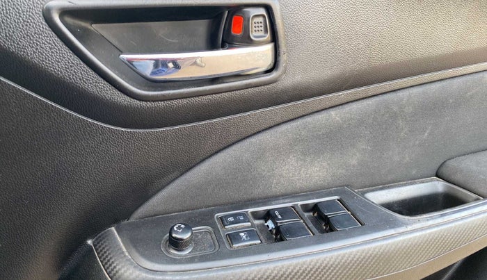 2018 Maruti Swift VXI AMT, Petrol, Automatic, 81,056 km, Driver Side Door Panels Control